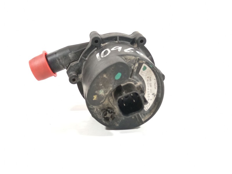 Recambio de bomba agua para renault zoe bose referencia OEM IAM 144B03731R  255234
