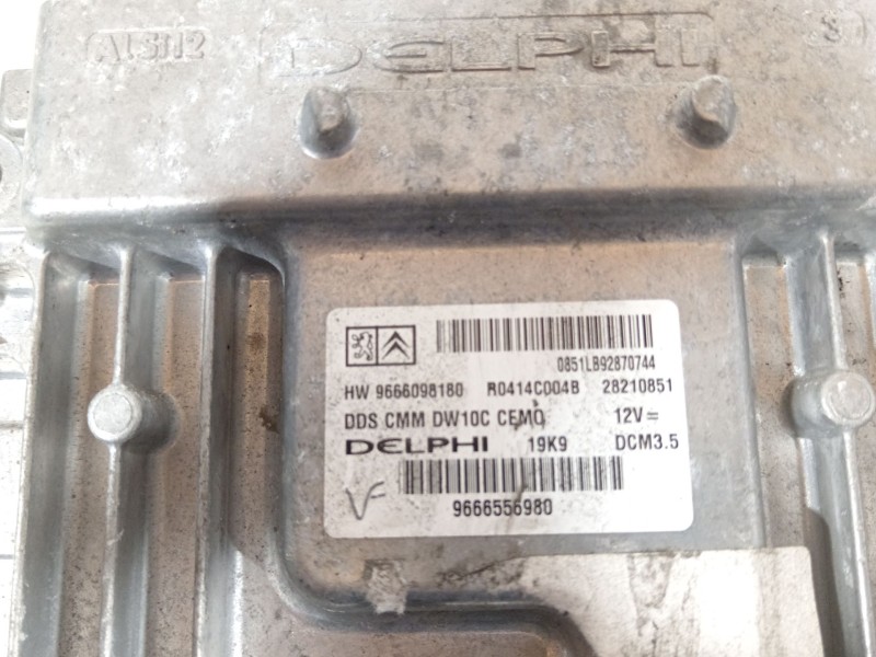 Recambio de centralita motor uce para peugeot 5008 premium referencia OEM IAM 9666556980  