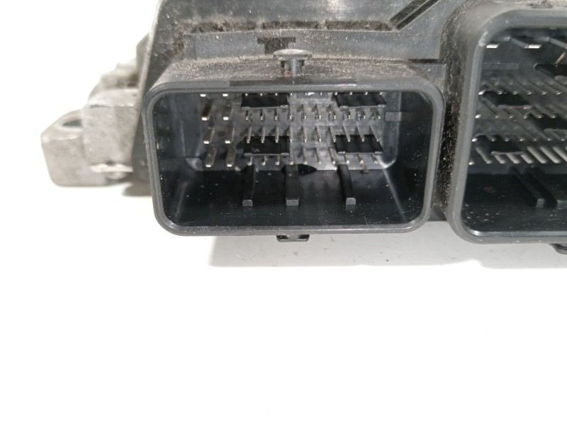 Recambio de centralita motor uce para peugeot 5008 premium referencia OEM IAM 9666556980  