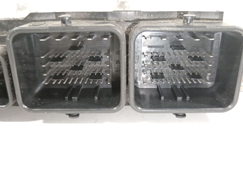 Recambio de centralita motor uce para peugeot 5008 premium referencia OEM IAM 9666556980  