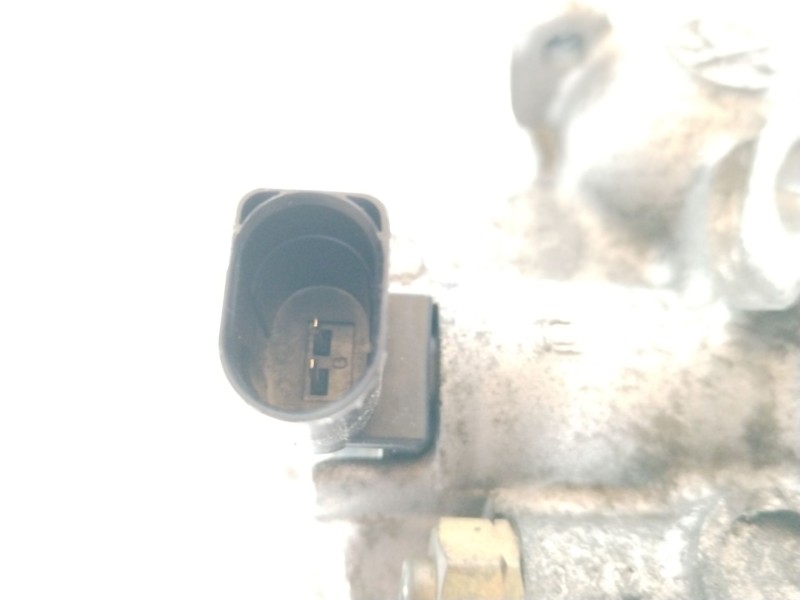 Recambio de compresor aire acondicionado para volkswagen golf vi (5k1) 1.6 tdi referencia OEM IAM 5N0820803E  