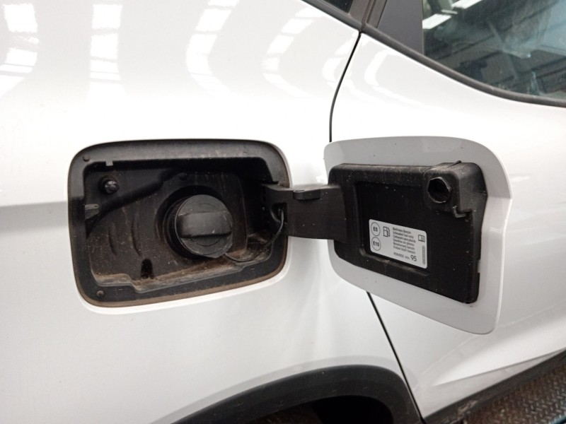 Recambio de tapa exterior combustible para seat arona (kj7, kjp) 1.0 tsi referencia OEM IAM 6F9809905F  