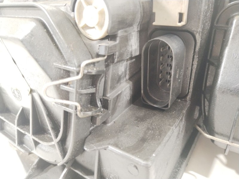 Recambio de faro izquierdo para audi a4 b6 (8e2) 2.5 tdi referencia OEM IAM 8E0941003S  