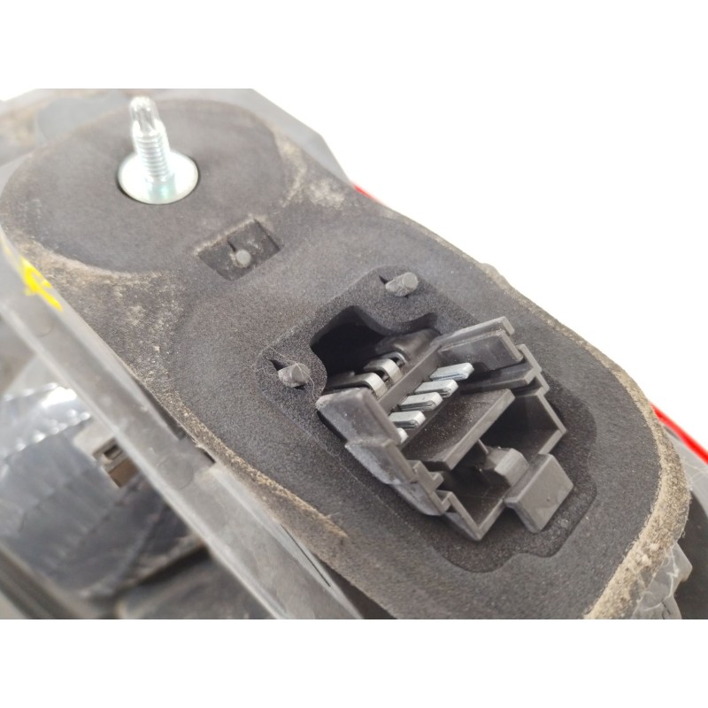 Recambio de piloto trasero derecho para renault twingo ii (cn0_) 1.2 16v (cn0k, cn0v) referencia OEM IAM 8200387889  