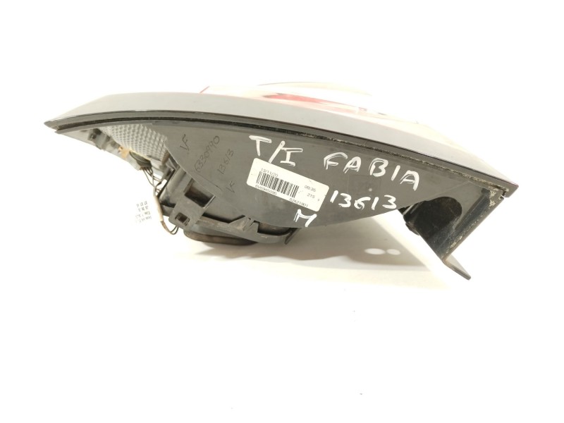 Recambio de piloto trasero izquierdo para skoda fabia iii (nj3) 1.0 tsi referencia OEM IAM 6V6945095  