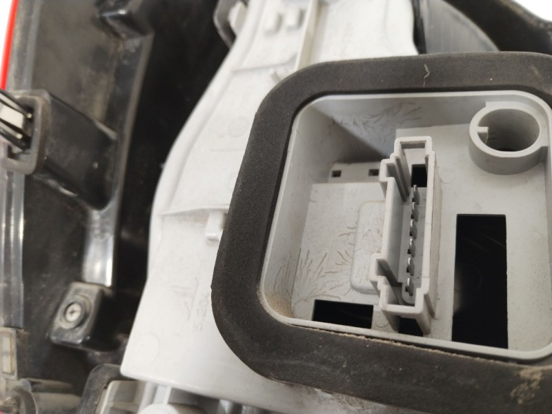 Recambio de piloto trasero derecho para volkswagen polo (6r1) advance referencia OEM IAM 6R0945096G  6R0945096H