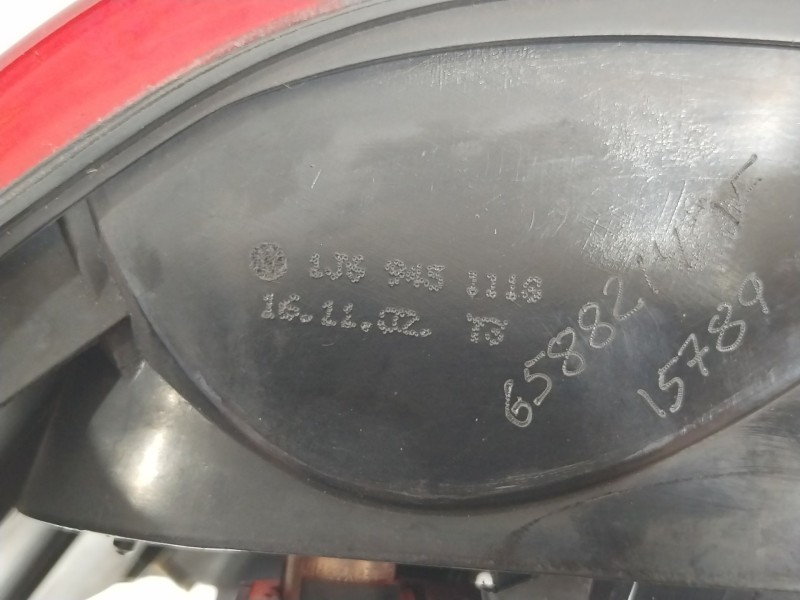 Recambio de piloto trasero izquierdo para volkswagen golf iv (1j1) 1.9 tdi referencia OEM IAM 1J69451113  