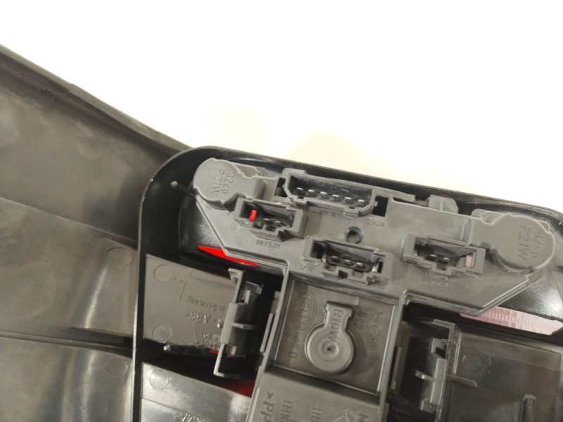 Recambio de piloto trasero izquierdo para volkswagen golf iv (1j1) 1.9 tdi referencia OEM IAM 1J69451113  