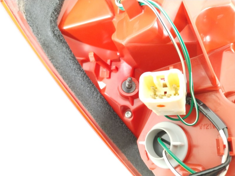 Recambio de piloto trasero derecho para toyota rav 4 iii (_a3_) 2.2 d (ala35_) referencia OEM IAM 8155142120  