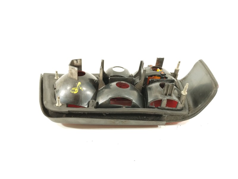 Recambio de piloto trasero derecho para peugeot 405 i (15b) 1.9 diesel referencia OEM IAM 635192  