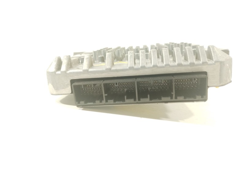 Recambio de centralita motor uce para toyota prius (nhw20) sol referencia OEM IAM 8954047130  