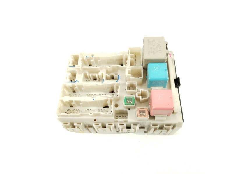 Recambio de caja reles / fusibles para toyota prius (nhw20) sol referencia OEM IAM 8273047290  811210489