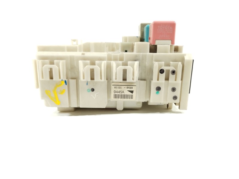 Recambio de caja reles / fusibles para toyota prius (nhw20) sol referencia OEM IAM 8273047290  811210489