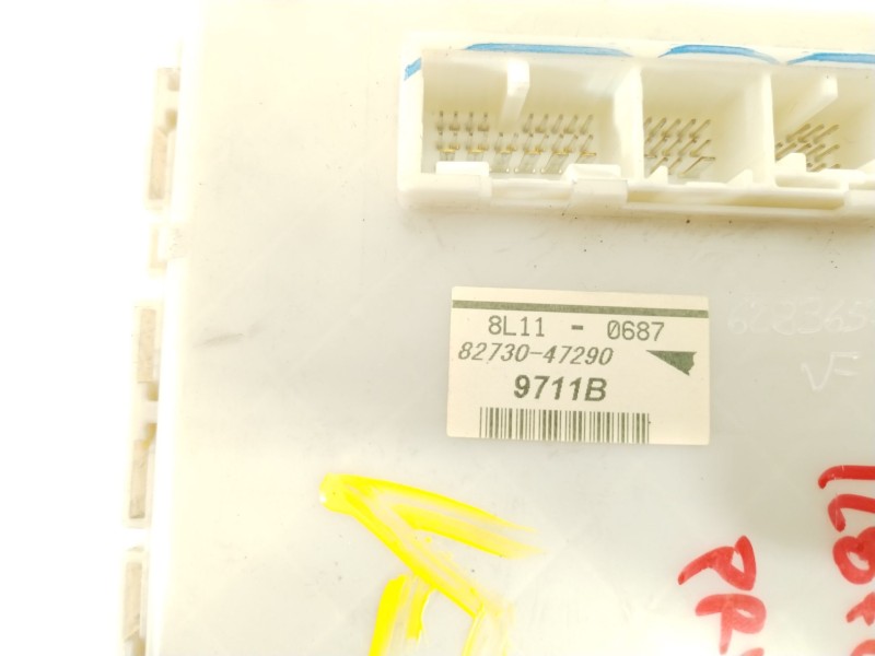 Recambio de caja reles / fusibles para toyota prius (nhw20) sol referencia OEM IAM 8273047290  811210489