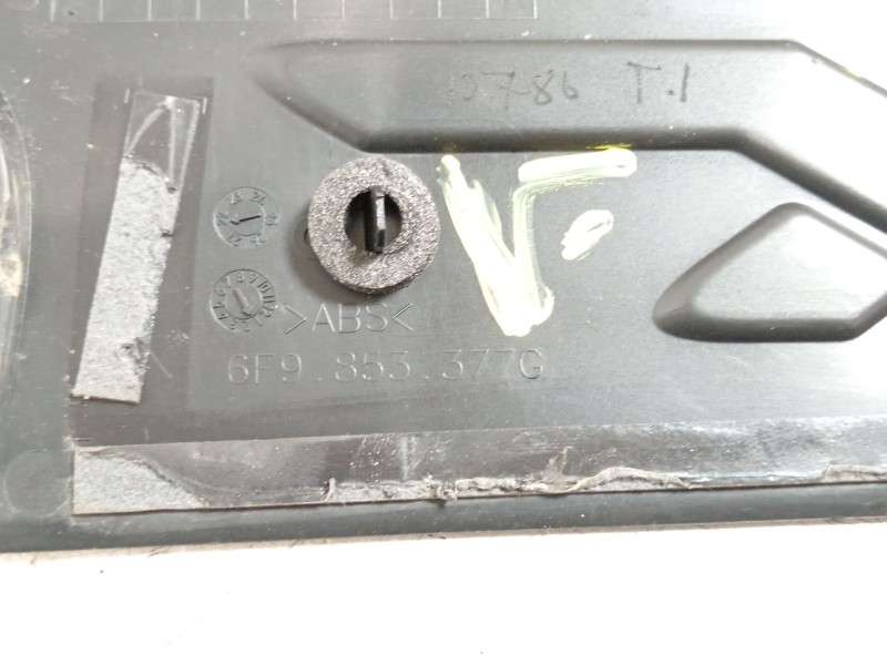 Recambio de moldura para seat arona (kj7, kjp) 1.0 tsi referencia OEM IAM 6F9853378G  