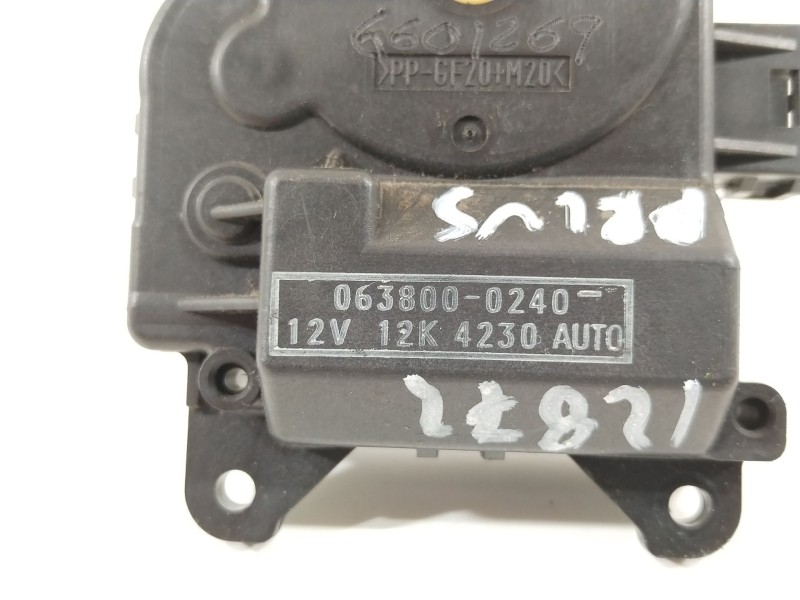 Recambio de motor apertura trampillas climatizador para toyota prius (nhw20) sol referencia OEM IAM 638000240  