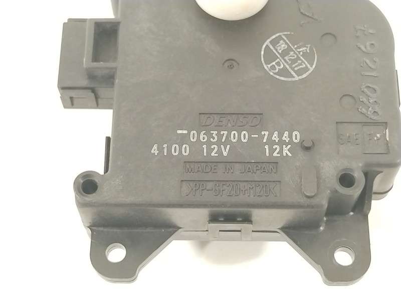 Recambio de motor apertura trampillas climatizador para toyota prius (nhw20) sol referencia OEM IAM 637007440  