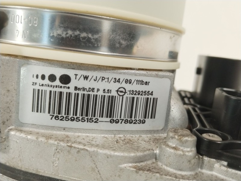 Recambio de bomba direccion para opel zafira / zafira family b (a05) 1.7 cdti (m75) referencia OEM IAM 13292554  