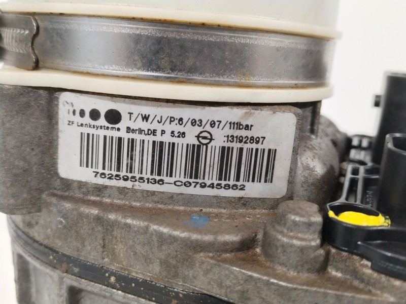 Recambio de bomba direccion para opel zafira / zafira family b (a05) 1.9 cdti (m75) referencia OEM IAM 13192897  