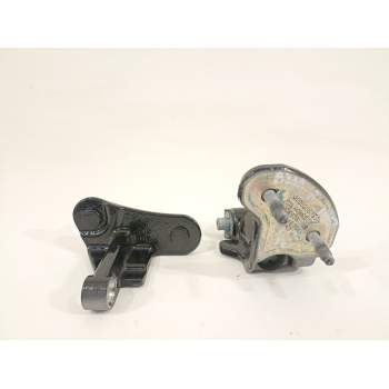 BISAGRA PUERTA A1677304500 A1677303310 A1677303310