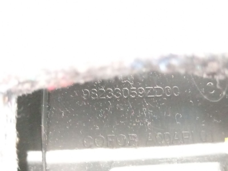 Recambio de moldura para peugeot 208 ii (ub_, up_, uw_, uj_) 1.2 puretech 100 referencia OEM IAM 98233059ZD  