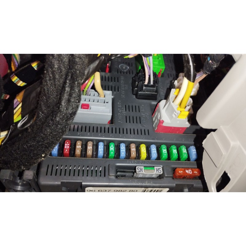 Recambio de caja reles / fusibles para peugeot 207/207+ (wa_, wc_) 1.4 hdi referencia OEM IAM 9663798280  BSI2004P06