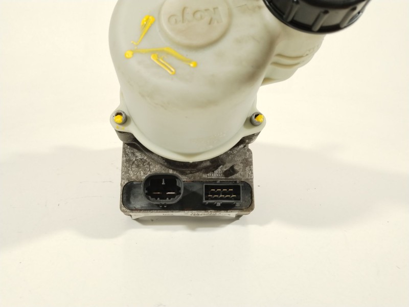 Recambio de bomba direccion para dacia logan express ambiance referencia OEM IAM 8200963686  