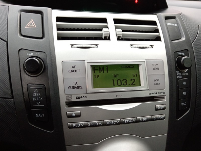 Recambio de sistema audio / radio cd para toyota yaris (ksp9/scp9/nlp9) básico referencia OEM IAM 861200D210  