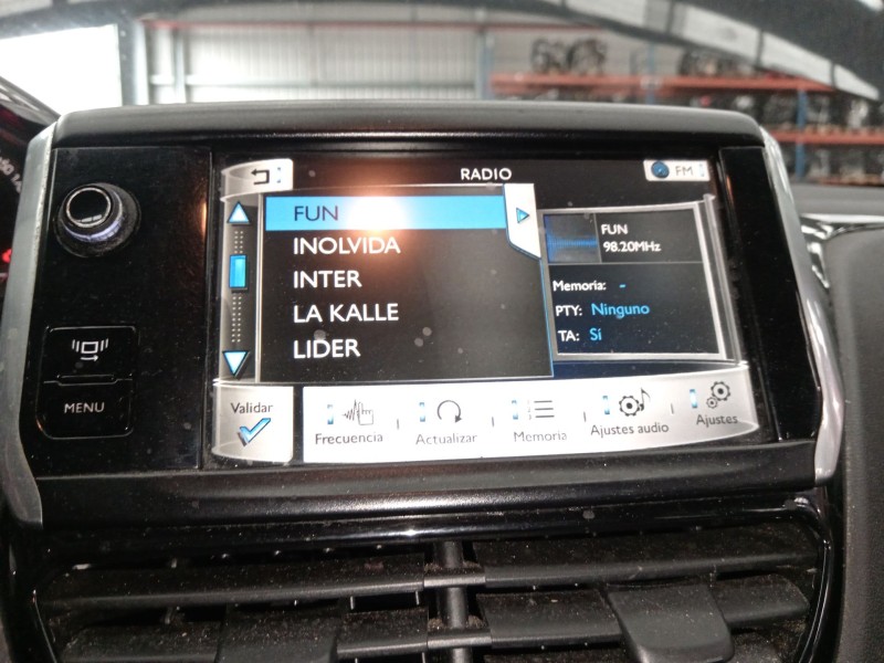 Recambio de pantalla multifuncion para peugeot 208 i (ca_, cc_) 1.4 hdi referencia OEM IAM 9805301780  