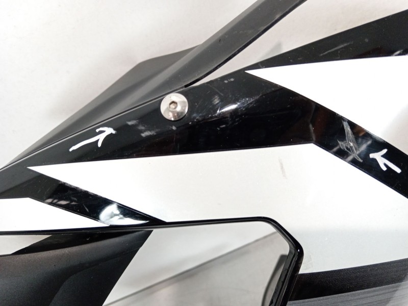 Recambio de carenado delantero derecho para yamaha yzf-r yzf-r6 (rj05) referencia OEM IAM 5SL283900  
