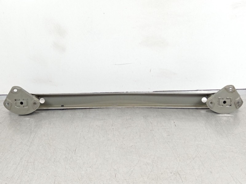 Recambio de refuerzo paragolpes trasero para toyota aygo x-cite referencia OEM IAM 521710H020  