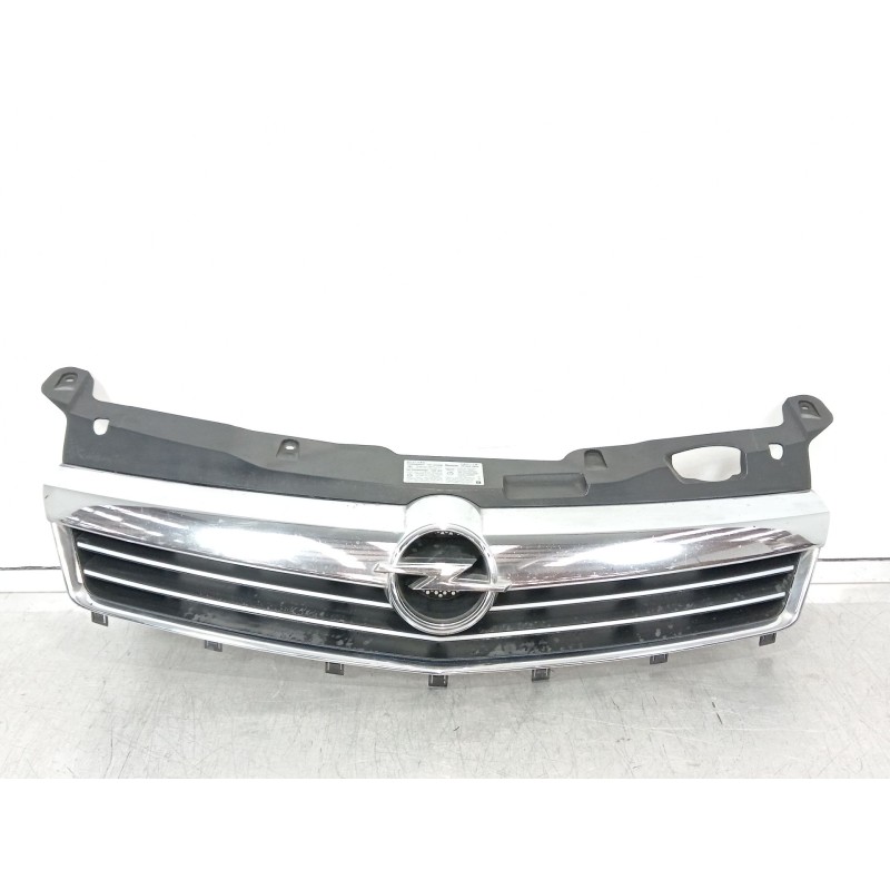 Recambio de rejilla delantera para opel astra h (a04) 1.6 (l48) referencia OEM IAM 13225780 13225775 46108/8395