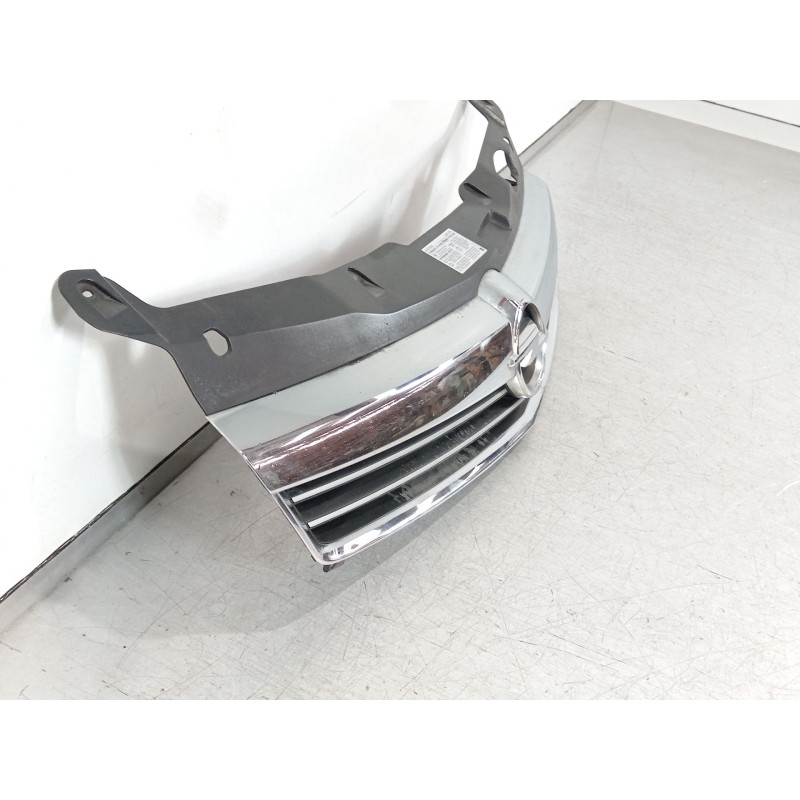 Recambio de rejilla delantera para opel astra h (a04) 1.6 (l48) referencia OEM IAM 13225780 13225775 46108/8395
