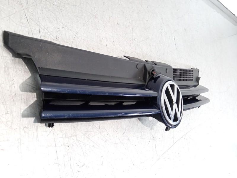 Recambio de rejilla delantera para volkswagen golf iv (1j1) 1.9 tdi referencia OEM IAM 1J0853653C 1J0853651H 1J0853655G