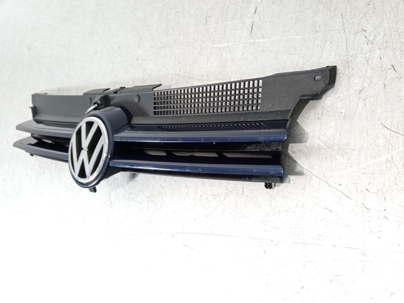 Recambio de rejilla delantera para volkswagen golf iv (1j1) 1.9 tdi referencia OEM IAM 1J0853653C 1J0853651H 1J0853655G