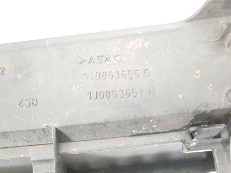 Recambio de rejilla delantera para volkswagen golf iv (1j1) 1.9 tdi referencia OEM IAM 1J0853653C 1J0853651H 1J0853655G