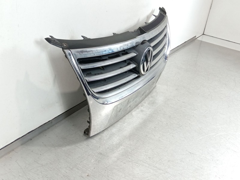 Recambio de rejilla delantera para volkswagen touran (1t1, 1t2) 1.9 tdi referencia OEM IAM 1T0853651G  1T0853663A