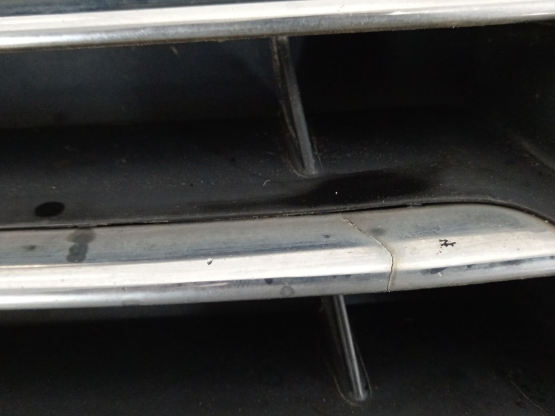 Recambio de rejilla delantera para volkswagen touran (1t1, 1t2) 1.9 tdi referencia OEM IAM 1T0853651G  1T0853663A