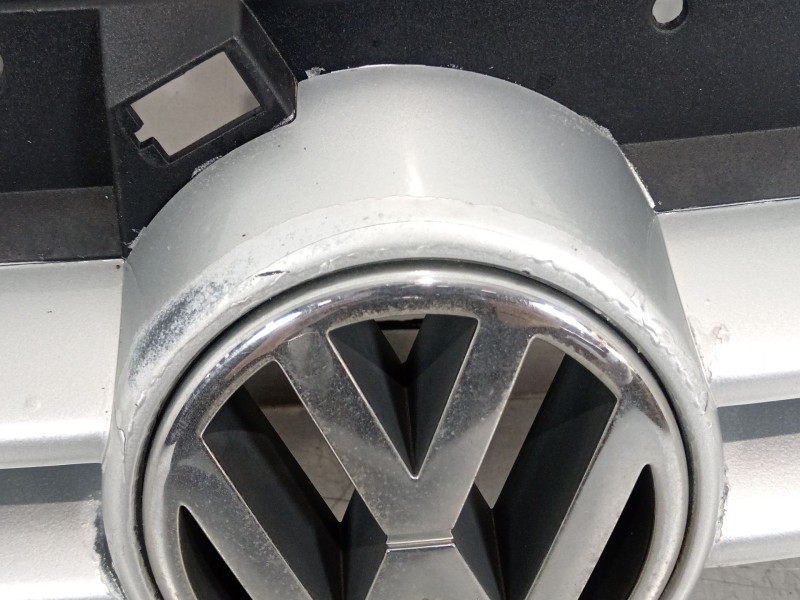 Recambio de rejilla delantera para volkswagen golf iv (1j1) 1.6 referencia OEM IAM 1J0853653C 1J0853651H 1J0853655G