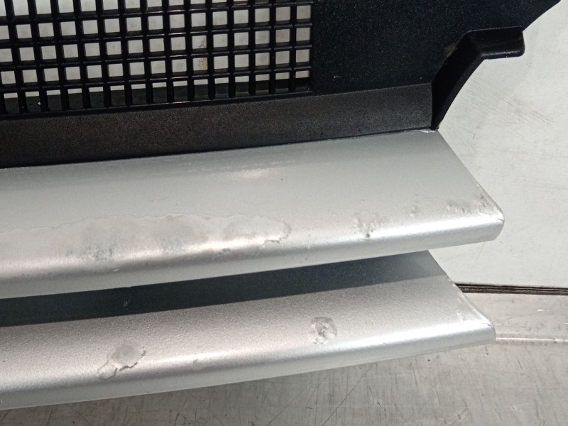 Recambio de rejilla delantera para volkswagen golf iv (1j1) 1.6 referencia OEM IAM 1J0853653C 1J0853651H 1J0853655G