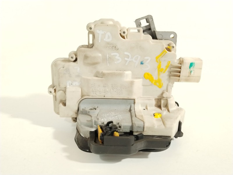Recambio de cerradura puerta trasera derecha para audi a3 (8p1) 2.0 tdi referencia OEM IAM 4F0839016  