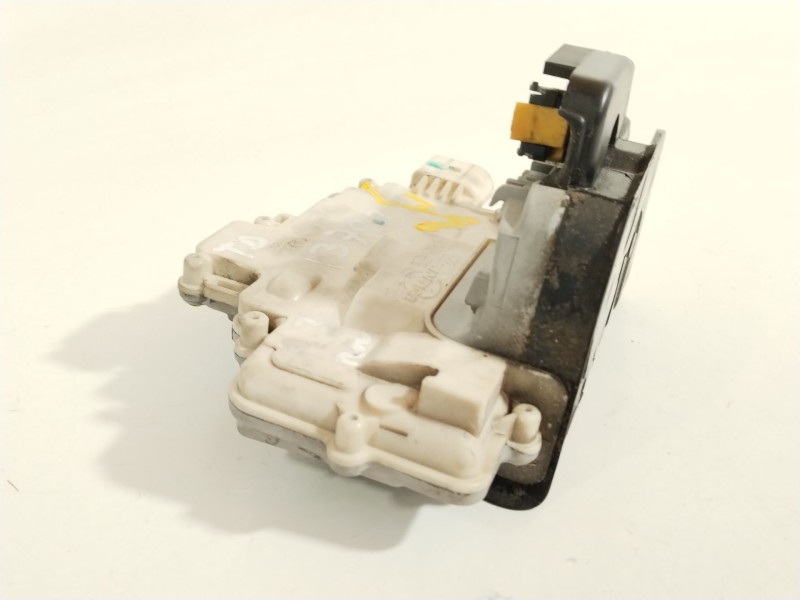 Recambio de cerradura puerta trasera derecha para audi a3 (8p1) 2.0 tdi referencia OEM IAM 4F0839016  