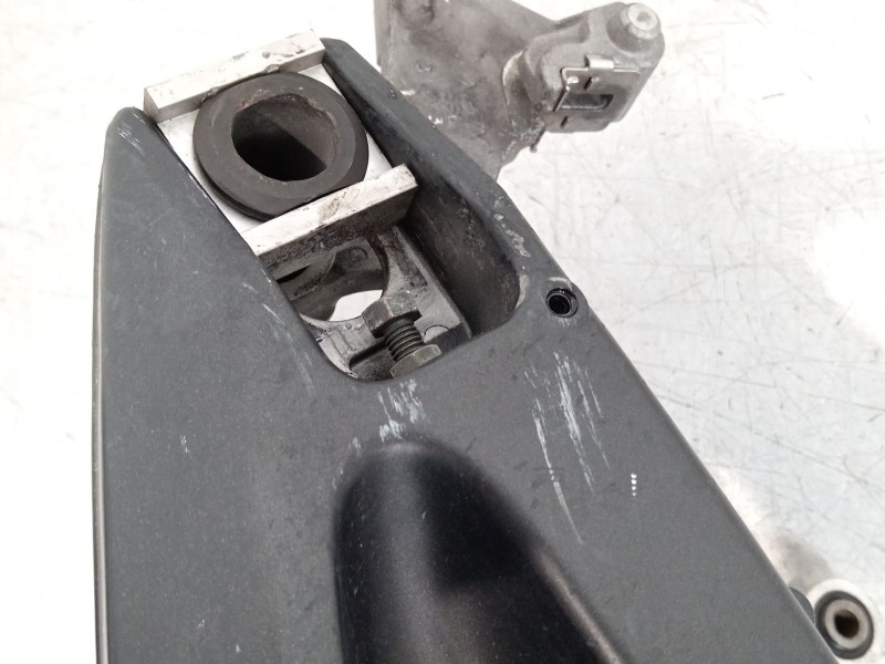 Recambio de subchasis para yamaha yzf-r yzf-r6 (rj05) referencia OEM IAM 3Q0618753  