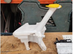 Recambio de deposito limpia para toyota yaris (_p13_) 1.5 hybrid (nhp130_) referencia OEM IAM 853150D170  