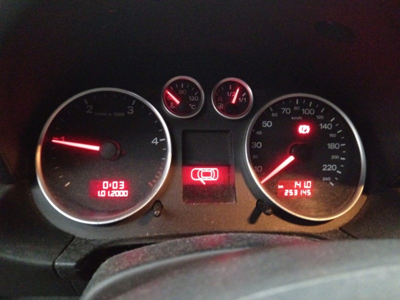 Recambio de cuadro instrumentos para audi a2 (8z) 1.4 tdi (55kw) referencia OEM IAM 8Z0920900M 81117994 