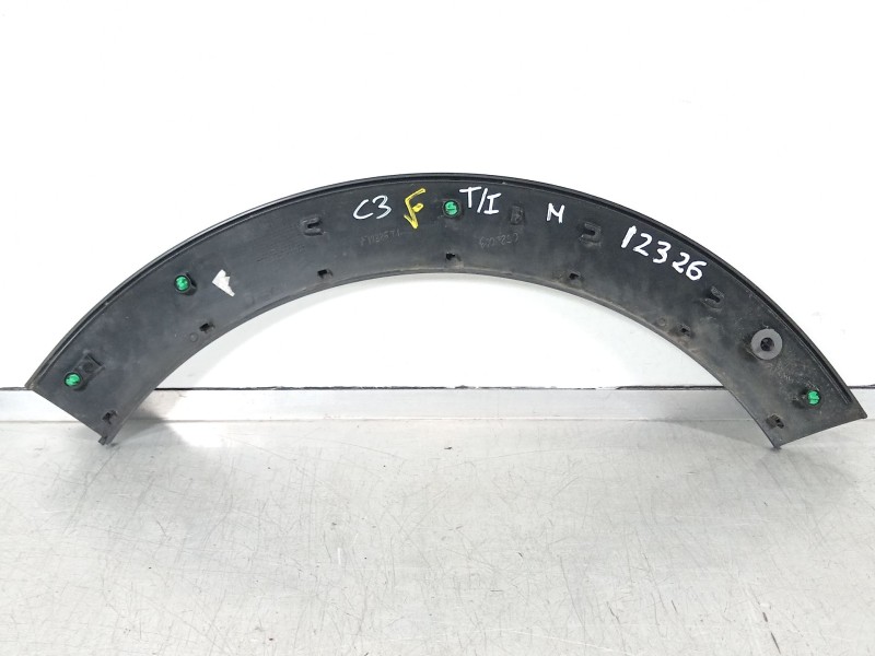Recambio de aletin trasero izquierdo para citroën c3 feel referencia OEM IAM 9812088880  