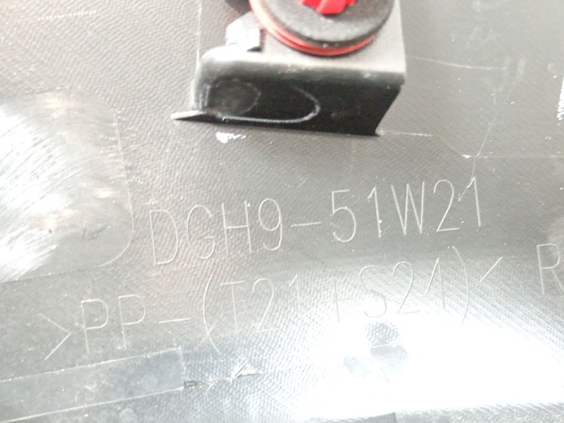 Recambio de aletin delantero derecho para mazda cx-30 zenith referencia OEM IAM DGH951W21  