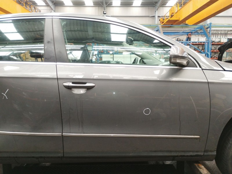 Recambio de puerta delantera derecha para volkswagen passat b6 (3c2) 2.0 tdi referencia OEM IAM   