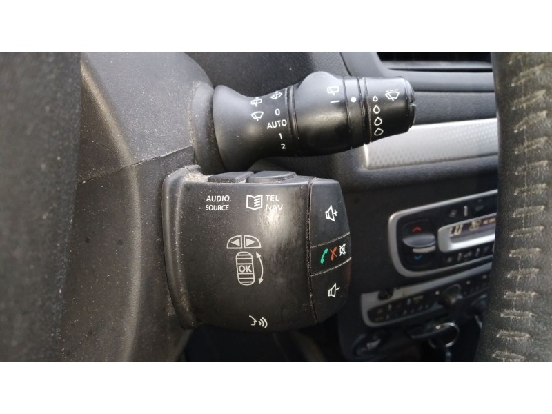 Recambio de mando luces para renault megane iii hatchback (bz0/1_, b3_) 1.5 dci referencia OEM IAM   