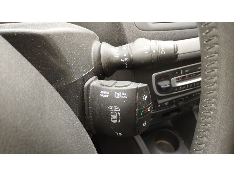 Recambio de mando luces para renault megane iii hatchback (bz0/1_, b3_) 1.5 dci referencia OEM IAM   